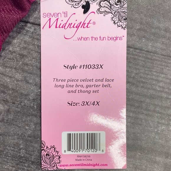 Seven ‘til Midnight 3-Piece Velvet and Lace Set NWT [729] - Picture 14 of 15